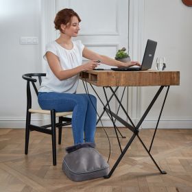 Mise en situation, utilisation complète du 2-in-1 Shiatsu Comfort dans un canapé, pour un moment de détente